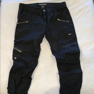 Guess black capris!!!